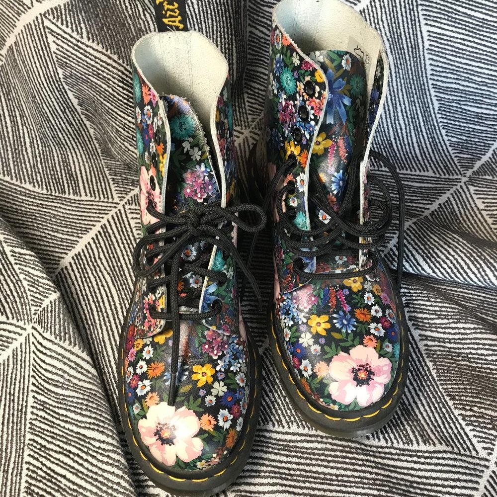 boots - Picture 7 of 10